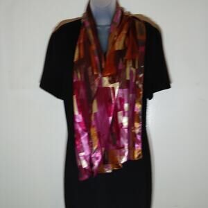 Lavaren Lavadora women's metallic scarf. 100 polyester. Classy